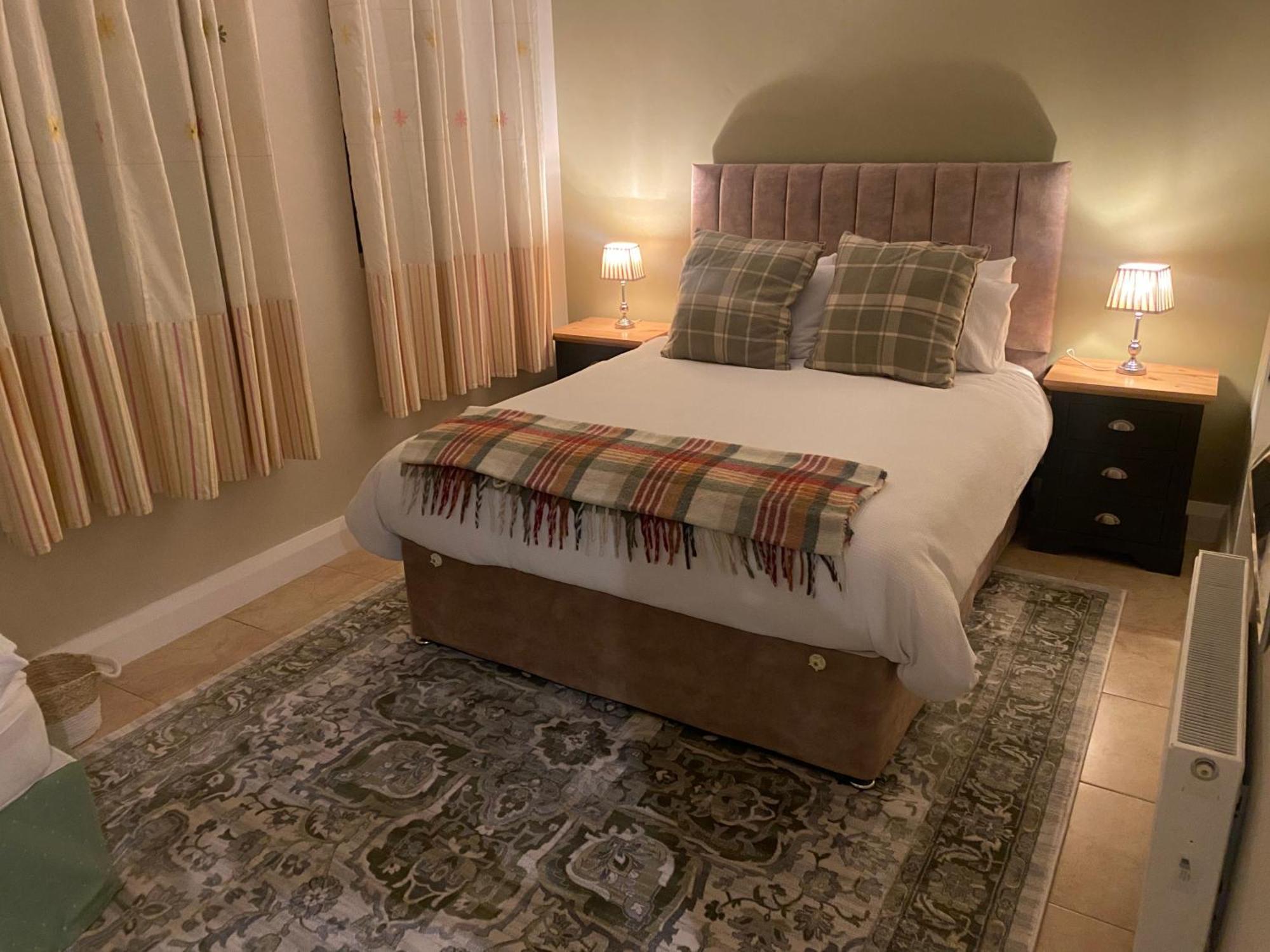 Luxury Country Escape Apartment Ennis Exterior photo