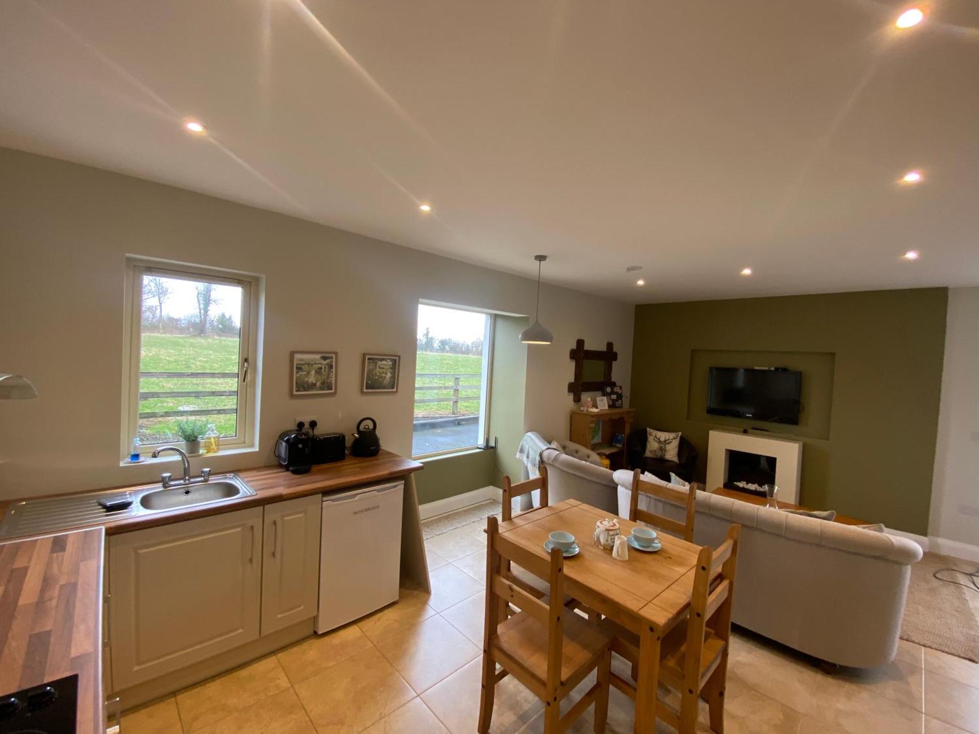 Luxury Country Escape Apartment Ennis Exterior photo